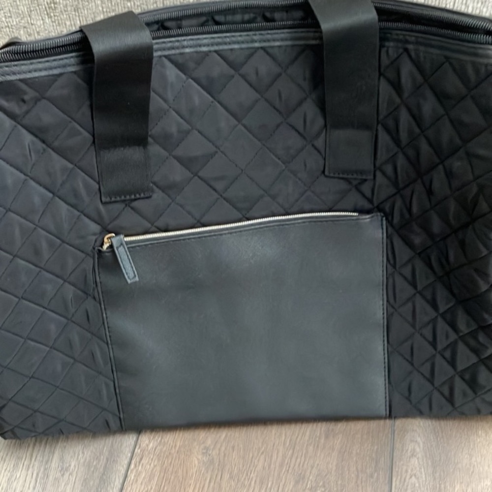 NEW Black Quilted Weekender Bag - Picture 8 of 8